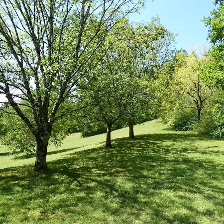 Bed & Breakfast Sous Les Arbres, Lieu Dit Cassagnal Montagudet